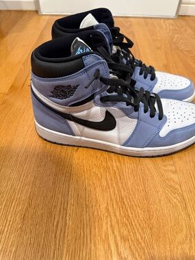 Nike Air Jordan 1 High - White & University Blue